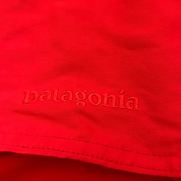 NWT Patagonia Men’s Wavefarer Red Board Shorts Size 38 /10” inseam - Picture 10 of 10